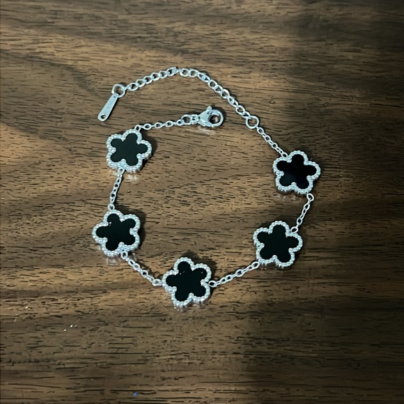 stainless steel black flower bracelet - Picture 3 of 3
